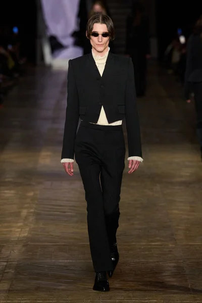 Look 4